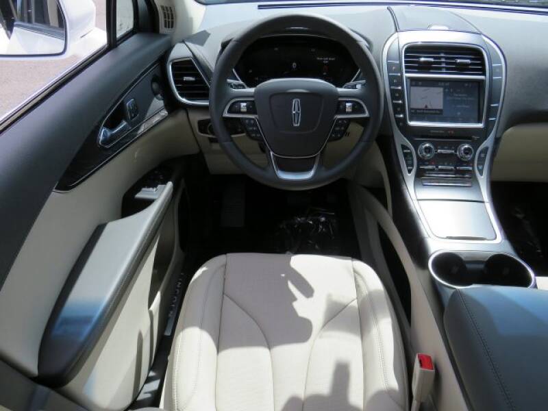 2020 Lincoln Nautilus Reserve (image 9)