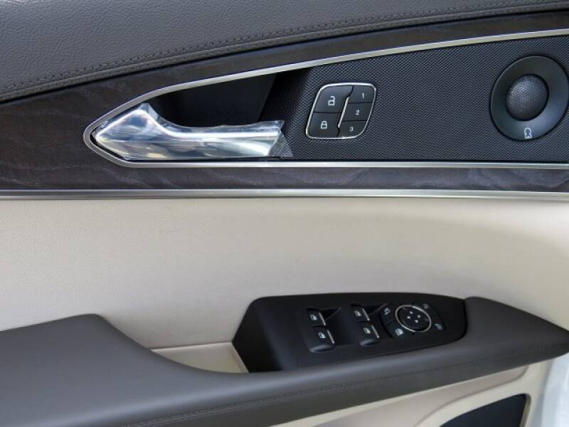 2020 Lincoln Nautilus Reserve (image 10)