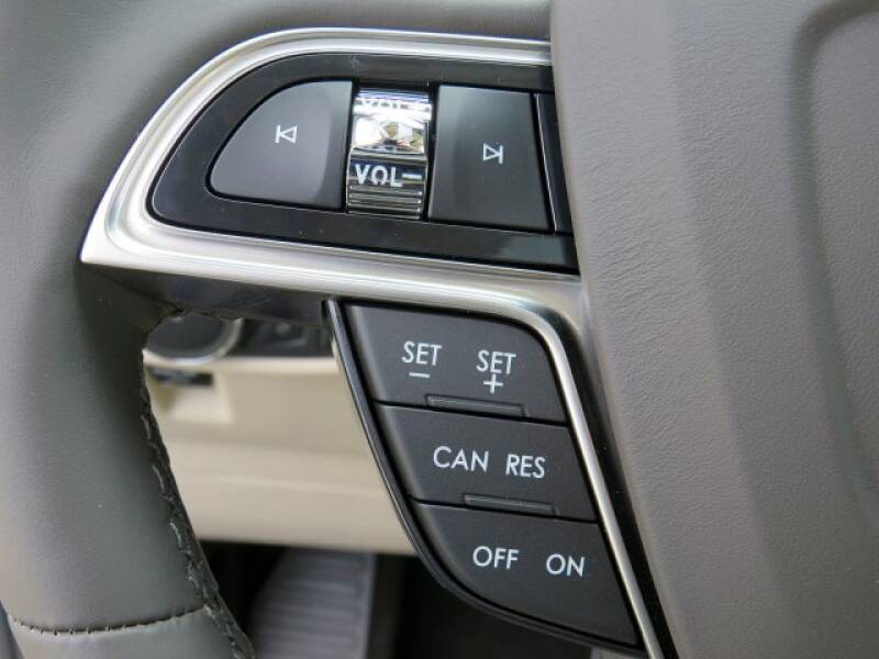 2020 Lincoln Nautilus Reserve (image 17)