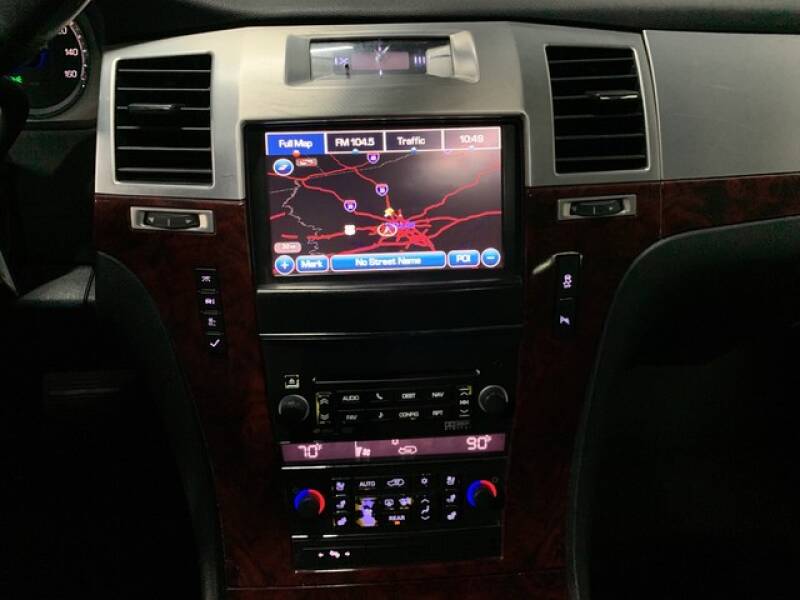 2013 Cadillac Escalade Luxury (image 38)