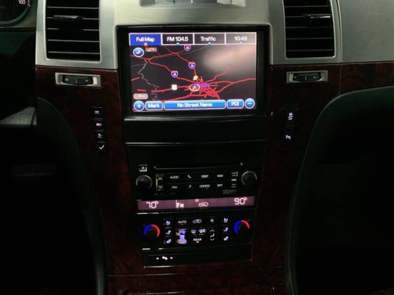 2013 Cadillac Escalade Luxury (image 40)