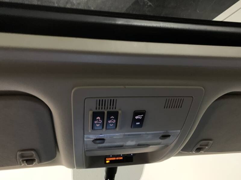 2013 Cadillac Escalade Luxury (image 37)