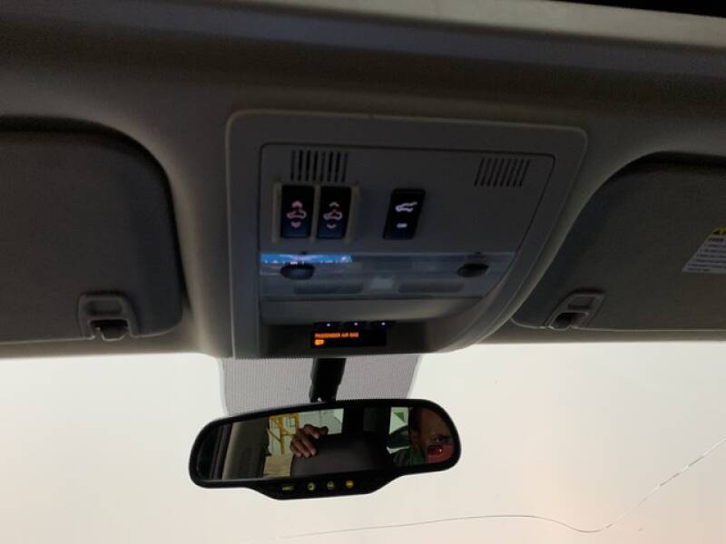2013 Cadillac Escalade Luxury (image 36)