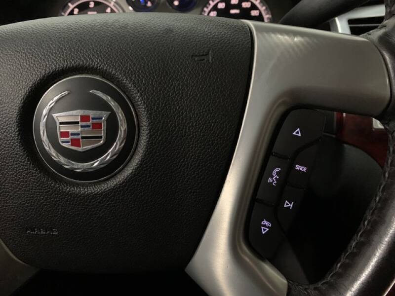 2013 Cadillac Escalade Luxury (image 41)