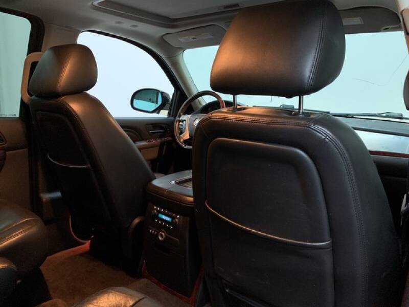 2013 Cadillac Escalade Luxury (image 22)