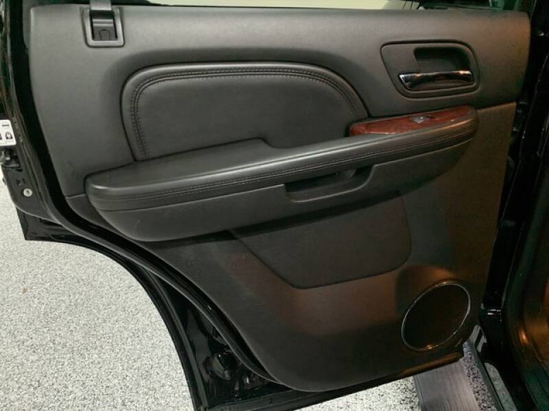 2013 Cadillac Escalade Luxury (image 30)