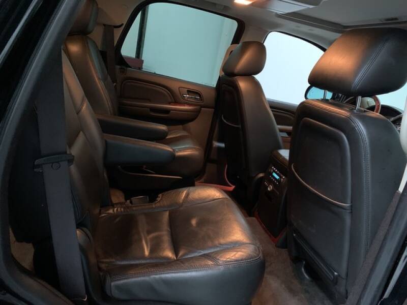 2013 Cadillac Escalade Luxury (image 21)