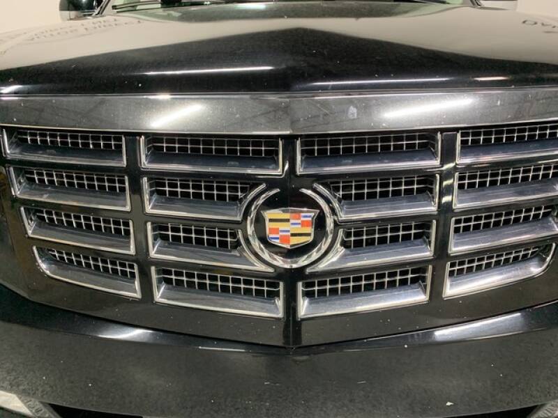 2013 Cadillac Escalade Luxury (image 7)