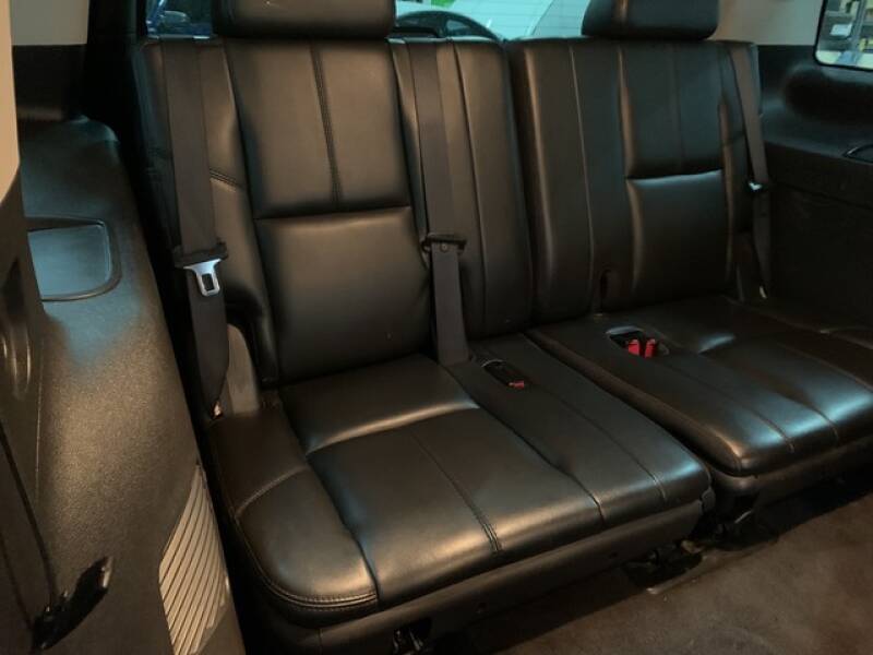 2013 Cadillac Escalade Luxury (image 25)