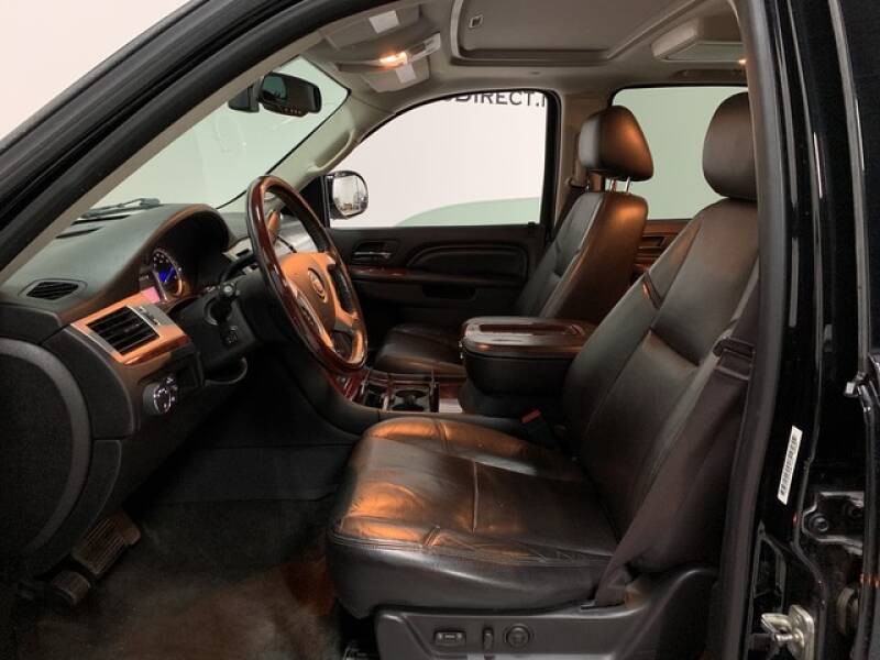 2013 Cadillac Escalade Luxury (image 12)