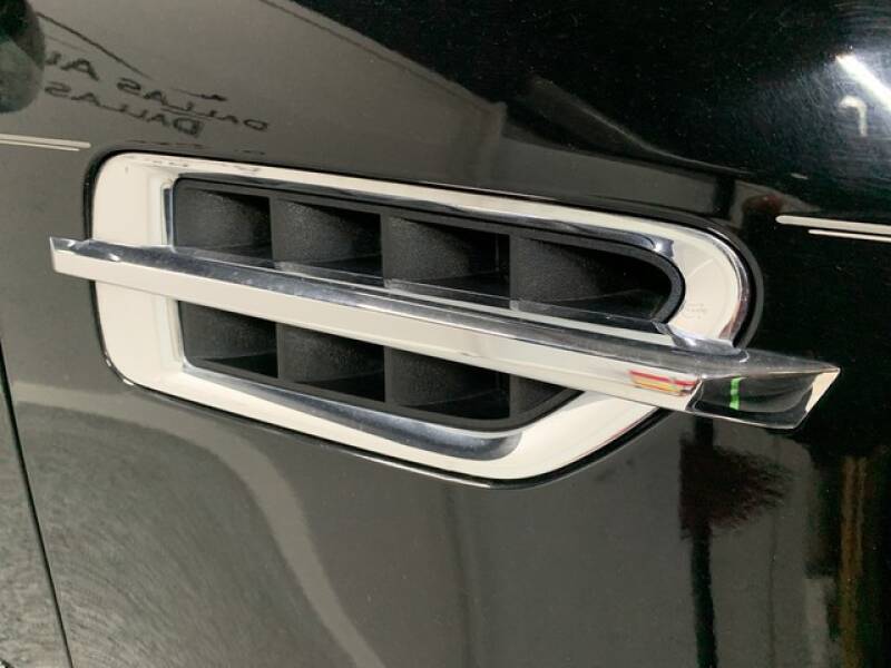 2013 Cadillac Escalade Luxury (image 4)