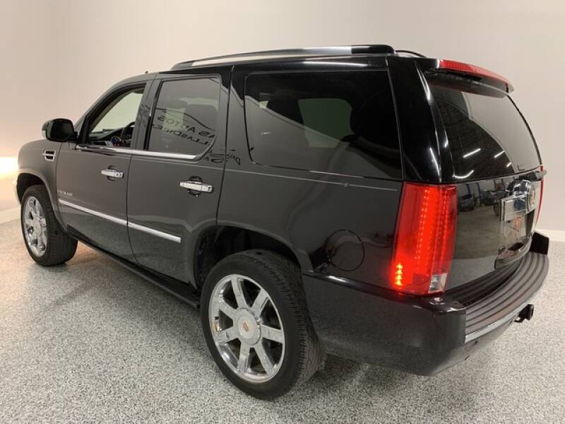 2013 Cadillac Escalade Luxury (image 9)