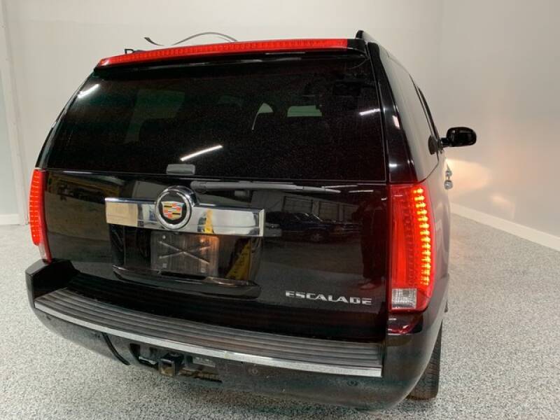 2013 Cadillac Escalade Luxury (image 11)