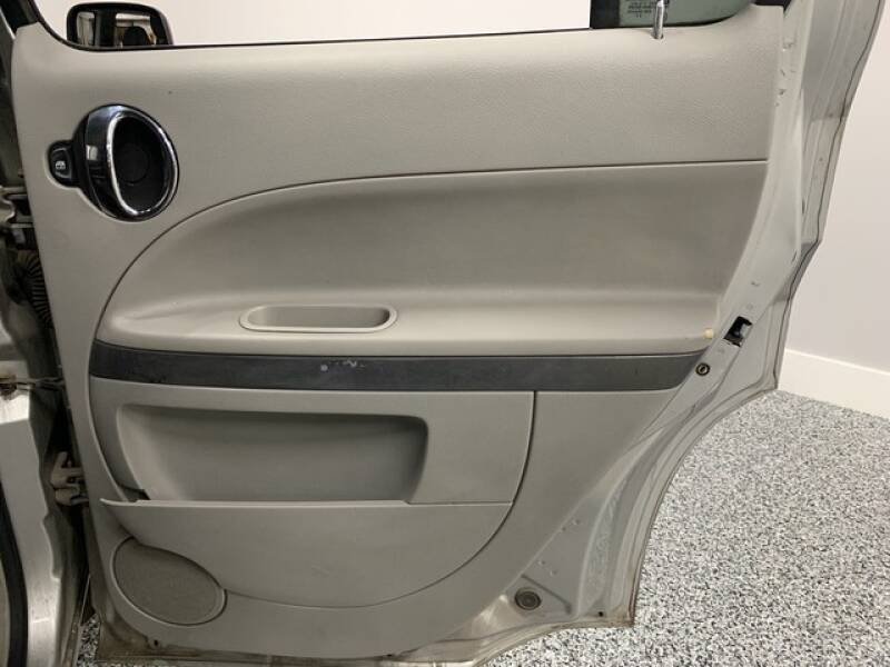 2006 Chevrolet HHR LS (image 19)