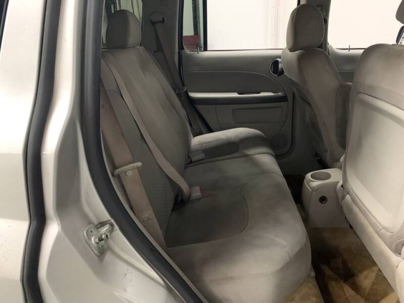 2006 Chevrolet HHR LS (image 17)