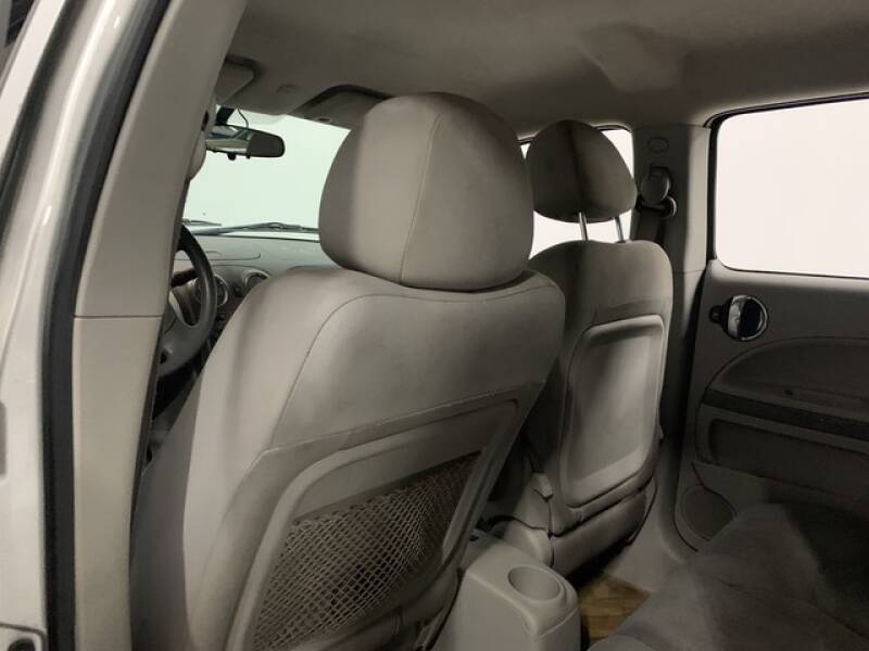 2006 Chevrolet HHR LS (image 21)