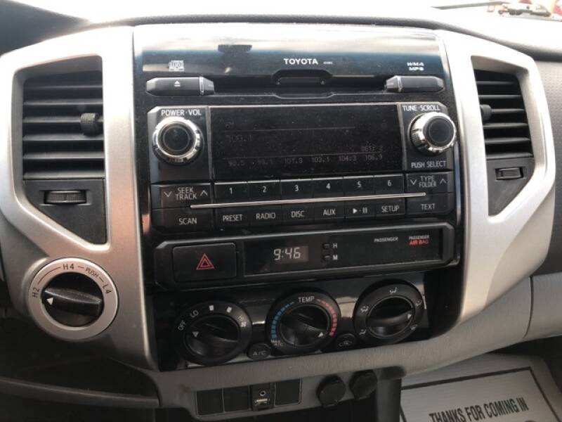 2012 Toyota Tacoma V6 (image 16)