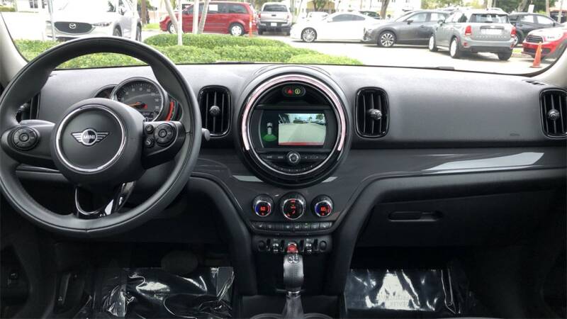 2019 MINI Countryman Cooper (image 15)