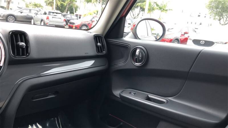 2019 MINI Countryman Cooper (image 16)