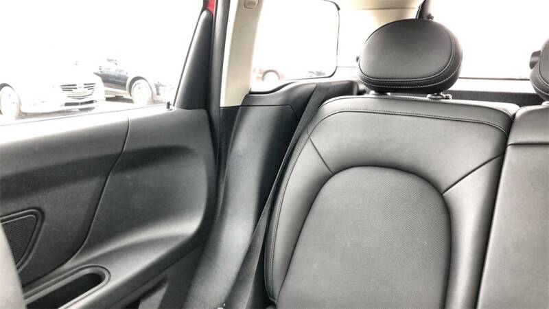 2019 MINI Countryman Cooper (image 18)