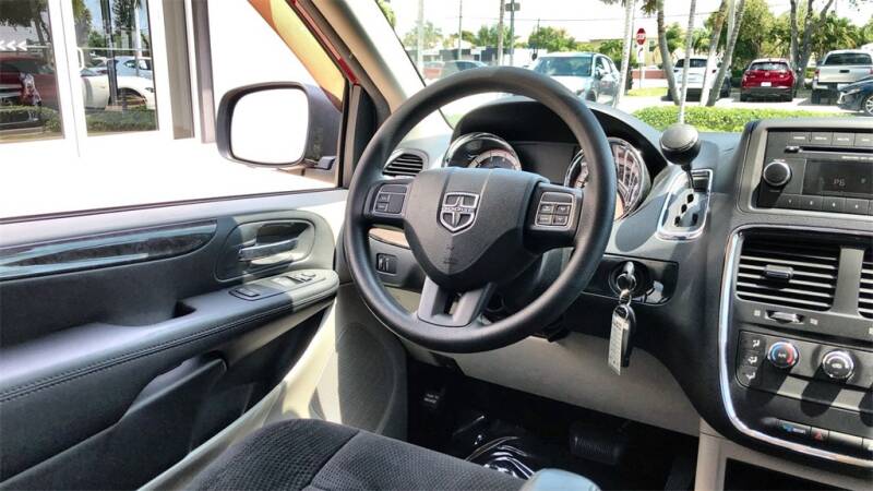 2014 Dodge Grand Caravan (image 14)