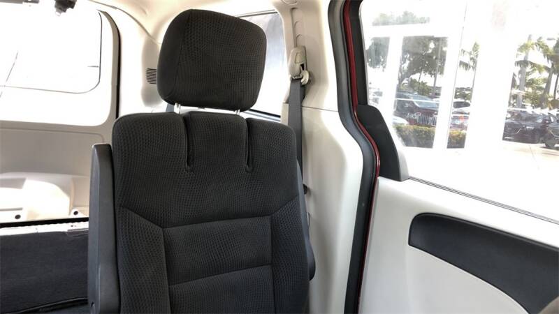 2014 Dodge Grand Caravan (image 20)