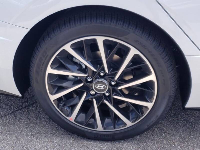 2020 Hyundai Sonata SEL Plus (image 4)