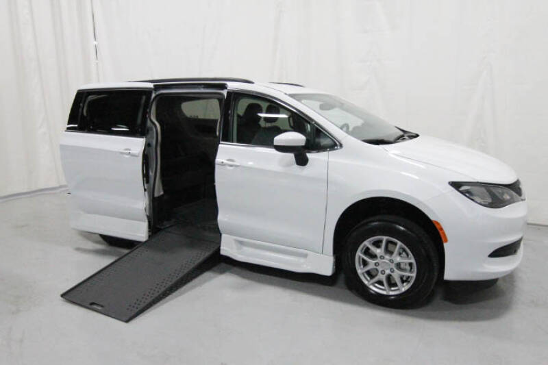 2020 Chrysler Voyager LXi