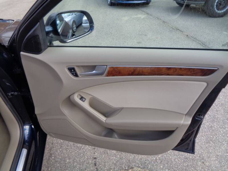 2011 Audi A4 2.0T quattro Premium Plus (image 12)