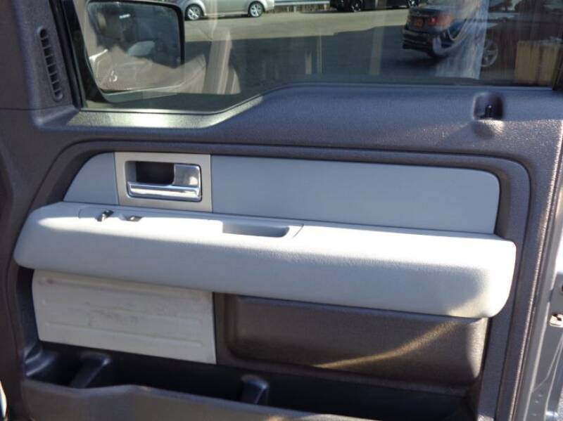 2011 Ford F-150 XLT (image 12)