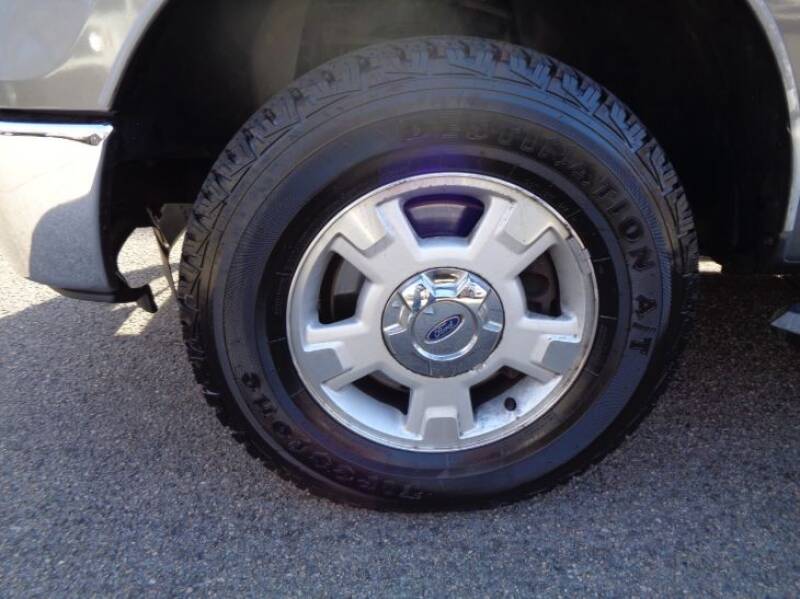2011 Ford F-150 XLT (image 32)