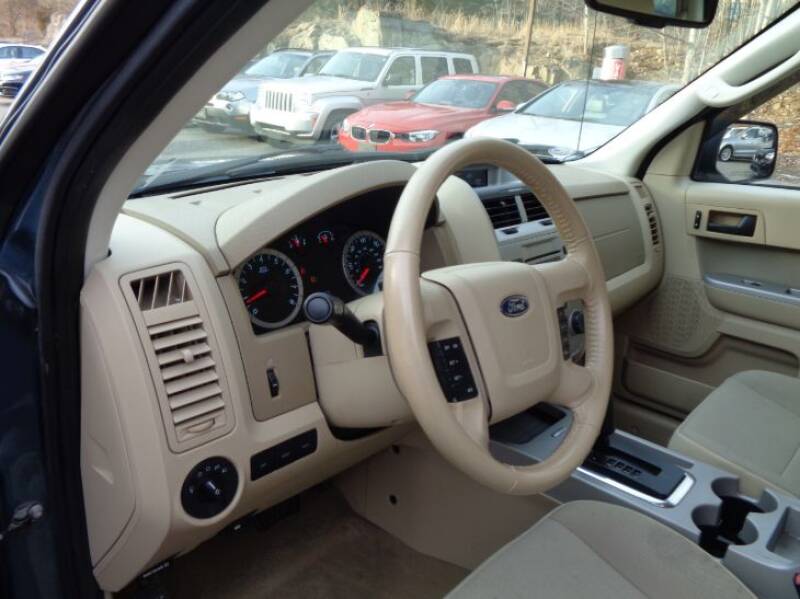 2011 Ford Escape XLT (image 17)
