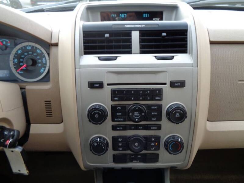 2011 Ford Escape XLT (image 22)