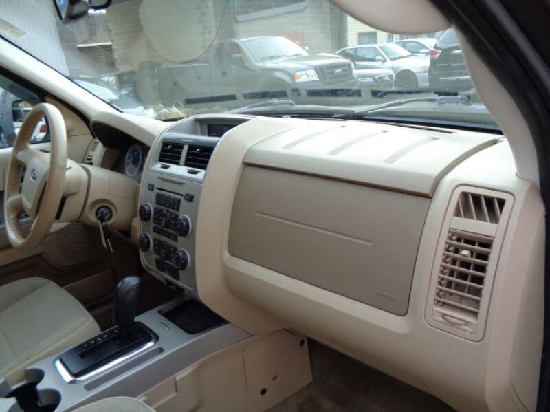 2011 Ford Escape XLT (image 14)