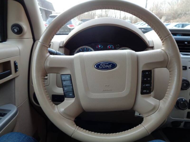2011 Ford Escape XLT (image 21)