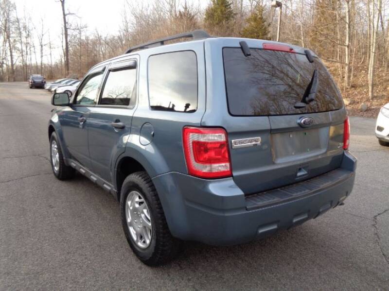 2011 Ford Escape XLT (image 3)