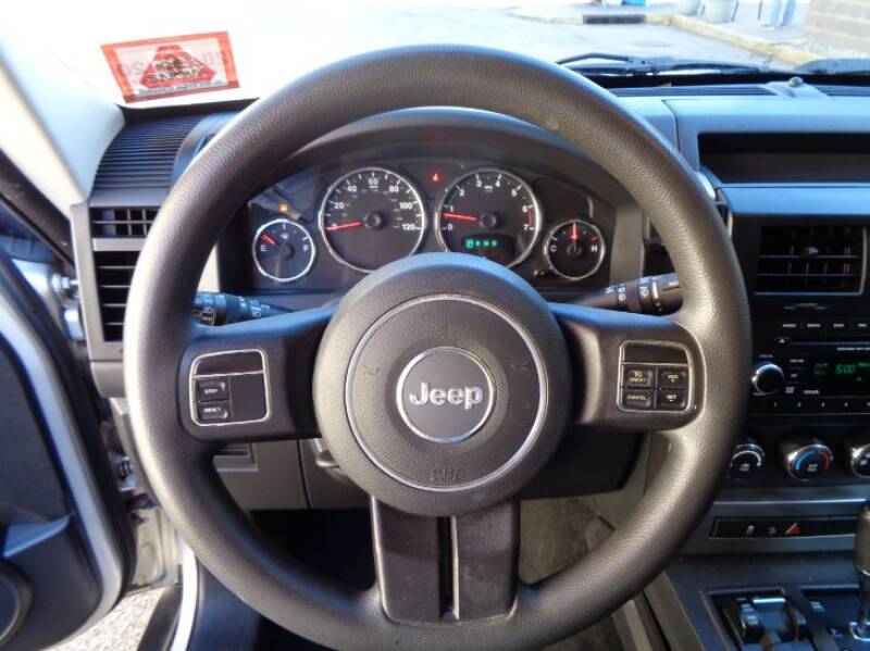 2012 Jeep Liberty Sport (image 16)