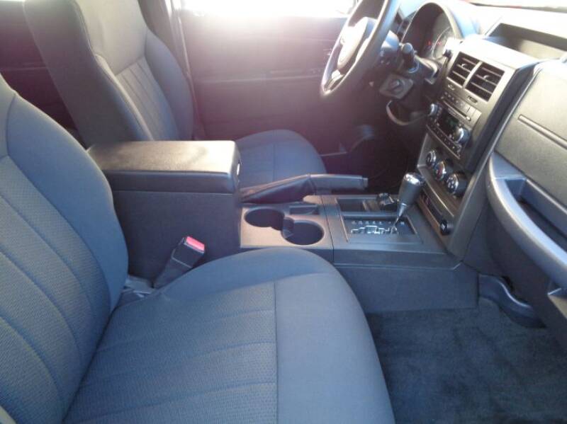 2012 Jeep Liberty Sport (image 21)