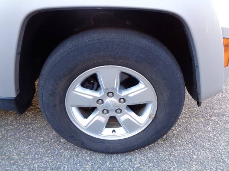 2012 Jeep Liberty Sport (image 28)
