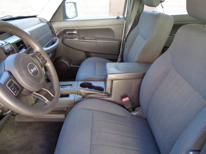 2012 Jeep Liberty Sport (image 20)