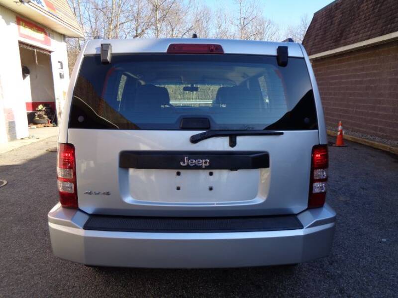 2012 Jeep Liberty Sport (image 6)