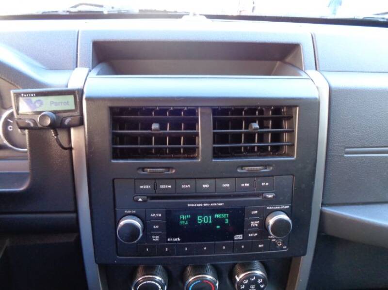 2012 Jeep Liberty Sport (image 18)