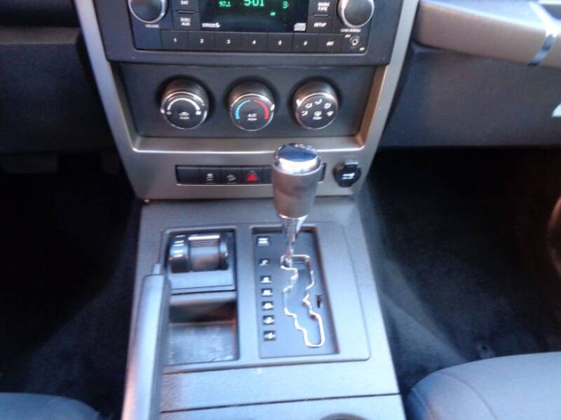 2012 Jeep Liberty Sport (image 19)