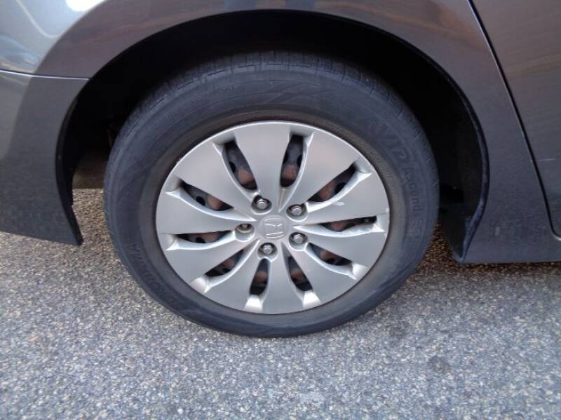 2011 Honda Accord LX (image 33)