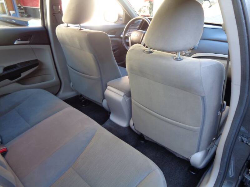 2011 Honda Accord LX (image 15)