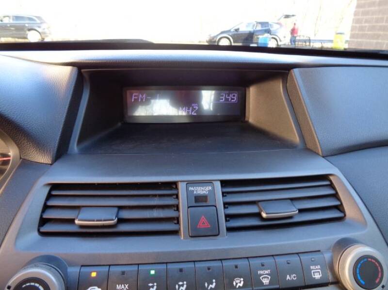 2011 Honda Accord LX (image 20)