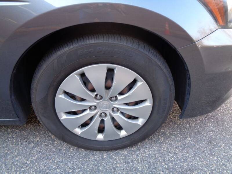2011 Honda Accord LX (image 32)