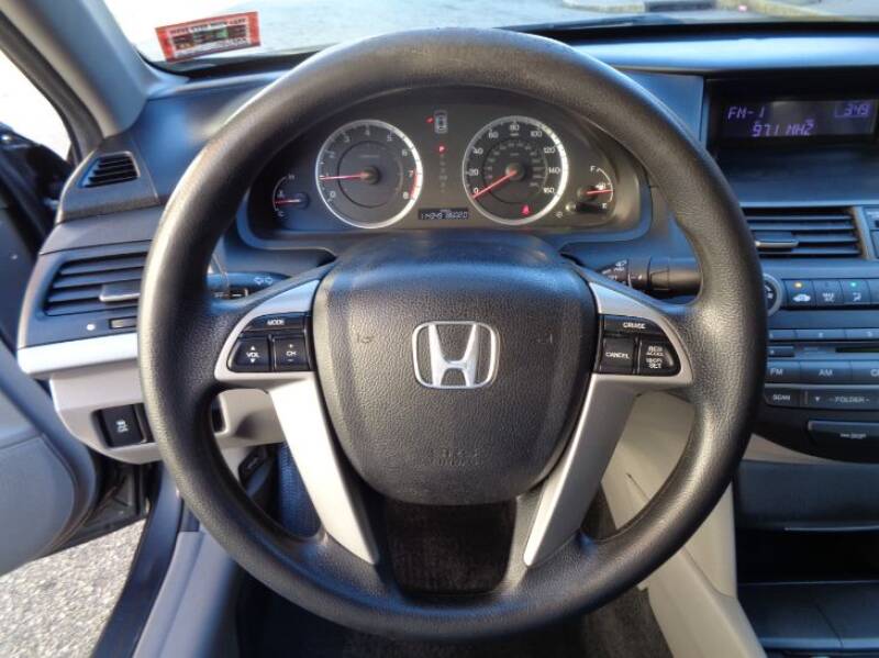 2011 Honda Accord LX (image 18)