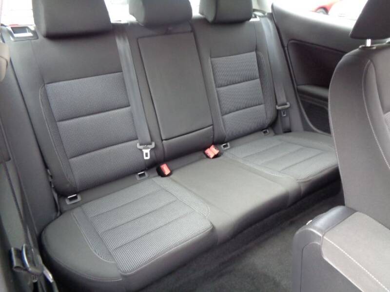 2012 Volkswagen Golf (image 22)