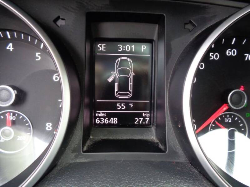 2012 Volkswagen Golf (image 16)